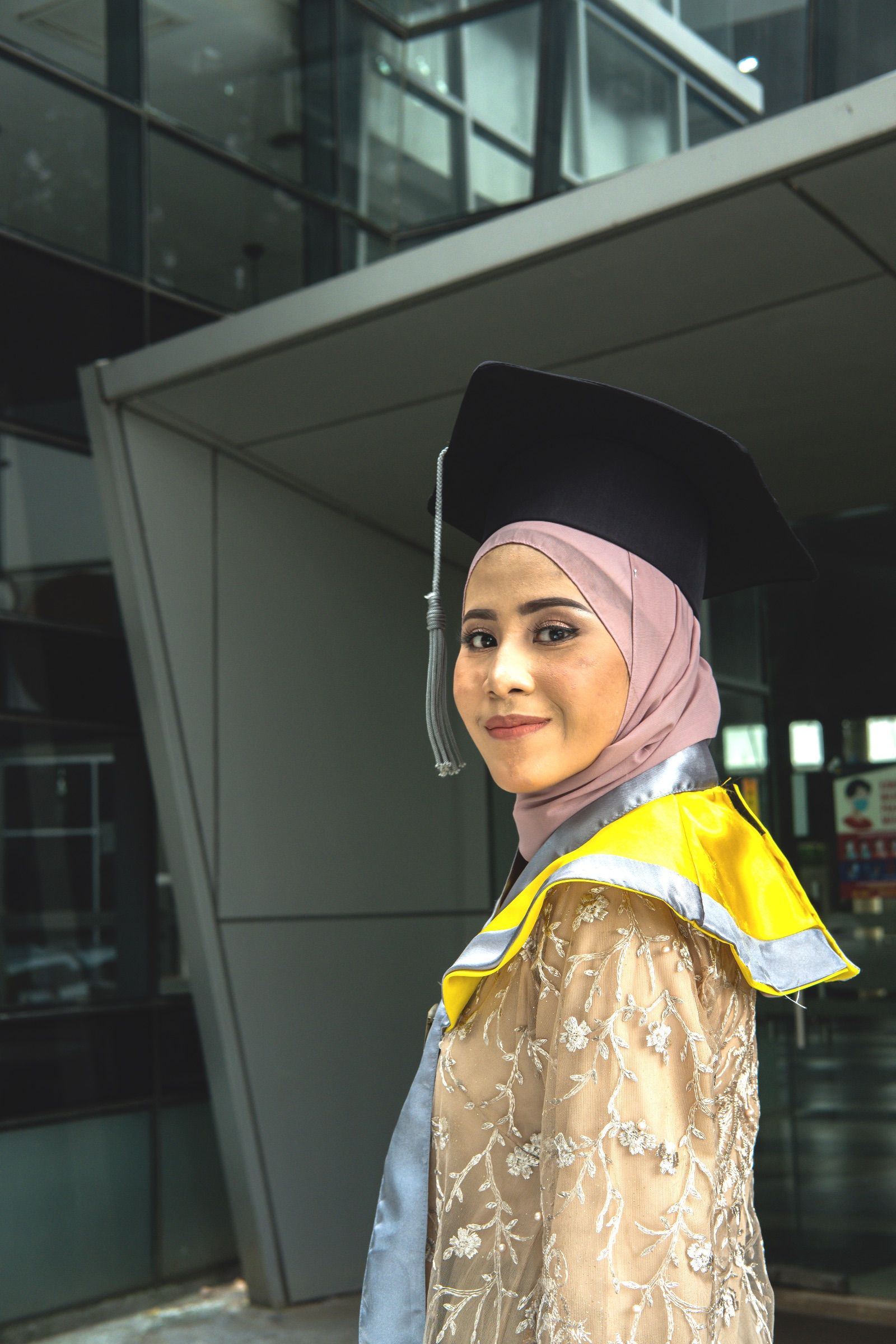Nuna Graduation — plate 10