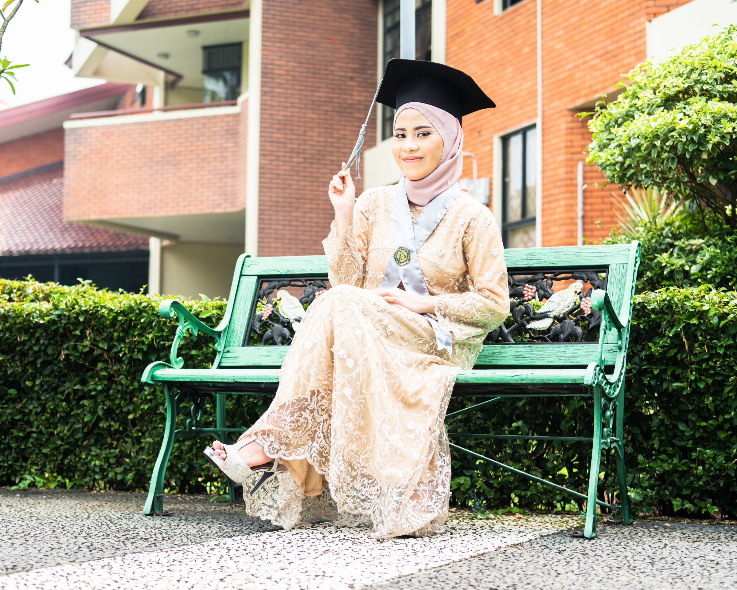 Nuna Graduation — plate 05